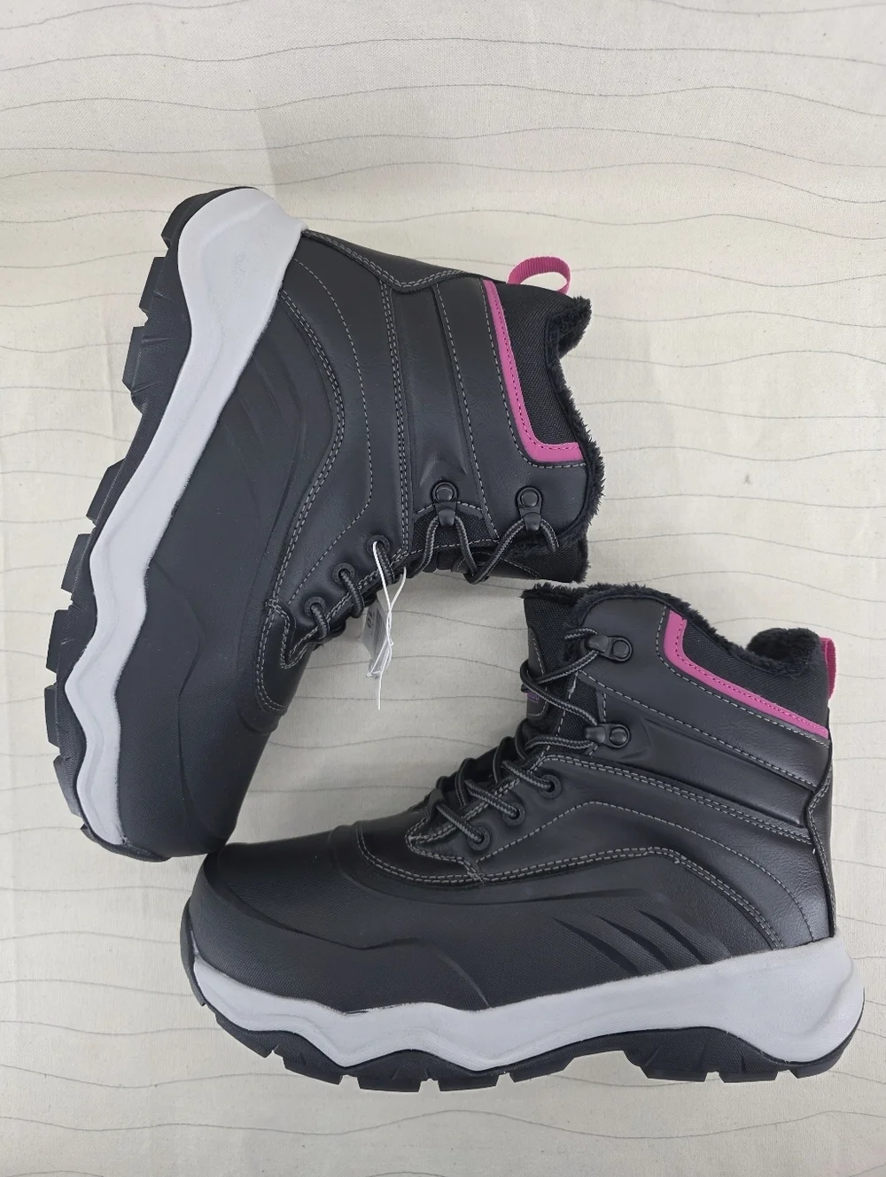 Khombu Womens Riley Black Shell Lace-up Winter Snow Hiking Boots Size 10 NEW